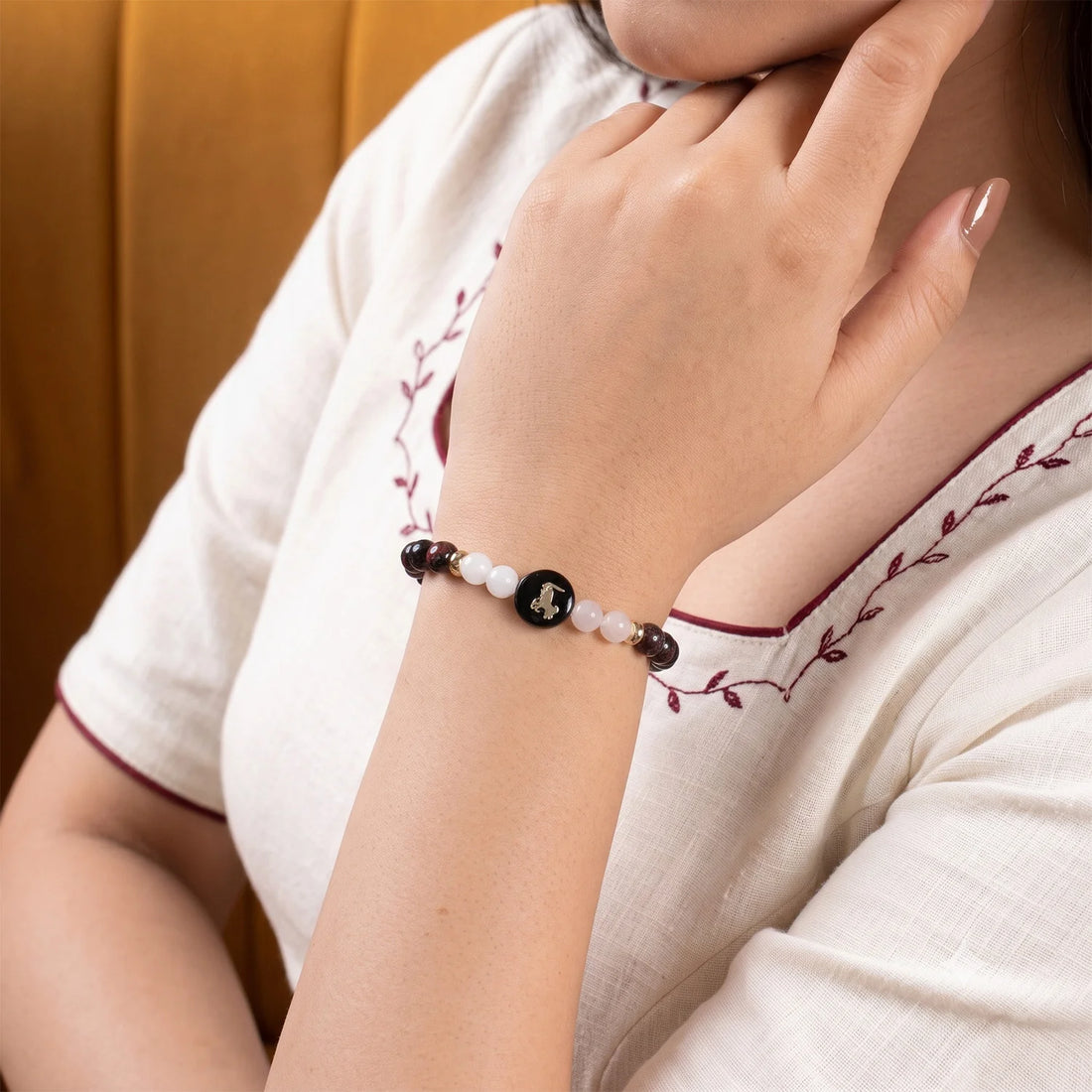 Capricorn (मकर राशि) Zodiac Garnet & Milky Quartz Bracelet for Women